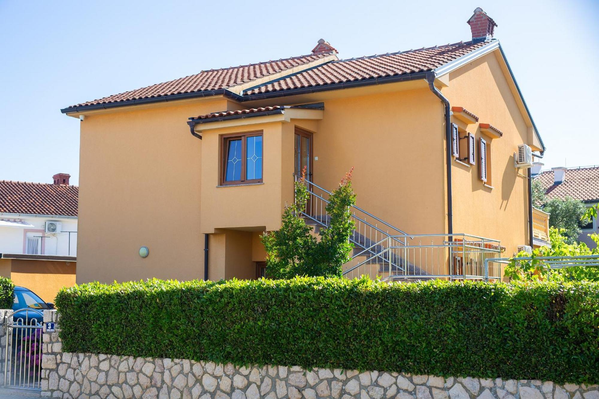 Apartment Bazina - Airconditioning, Parking, 500M From The Beach Krk Town Extérieur photo